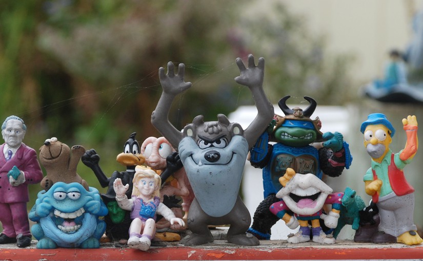 Figuren als Symbol für all die Helfer am Verkaufsort