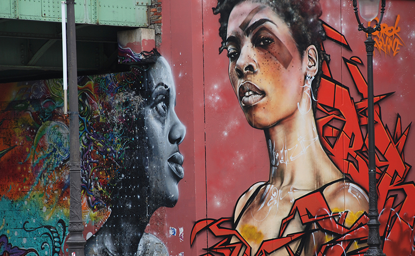 Frauen - Graffitti in Paris